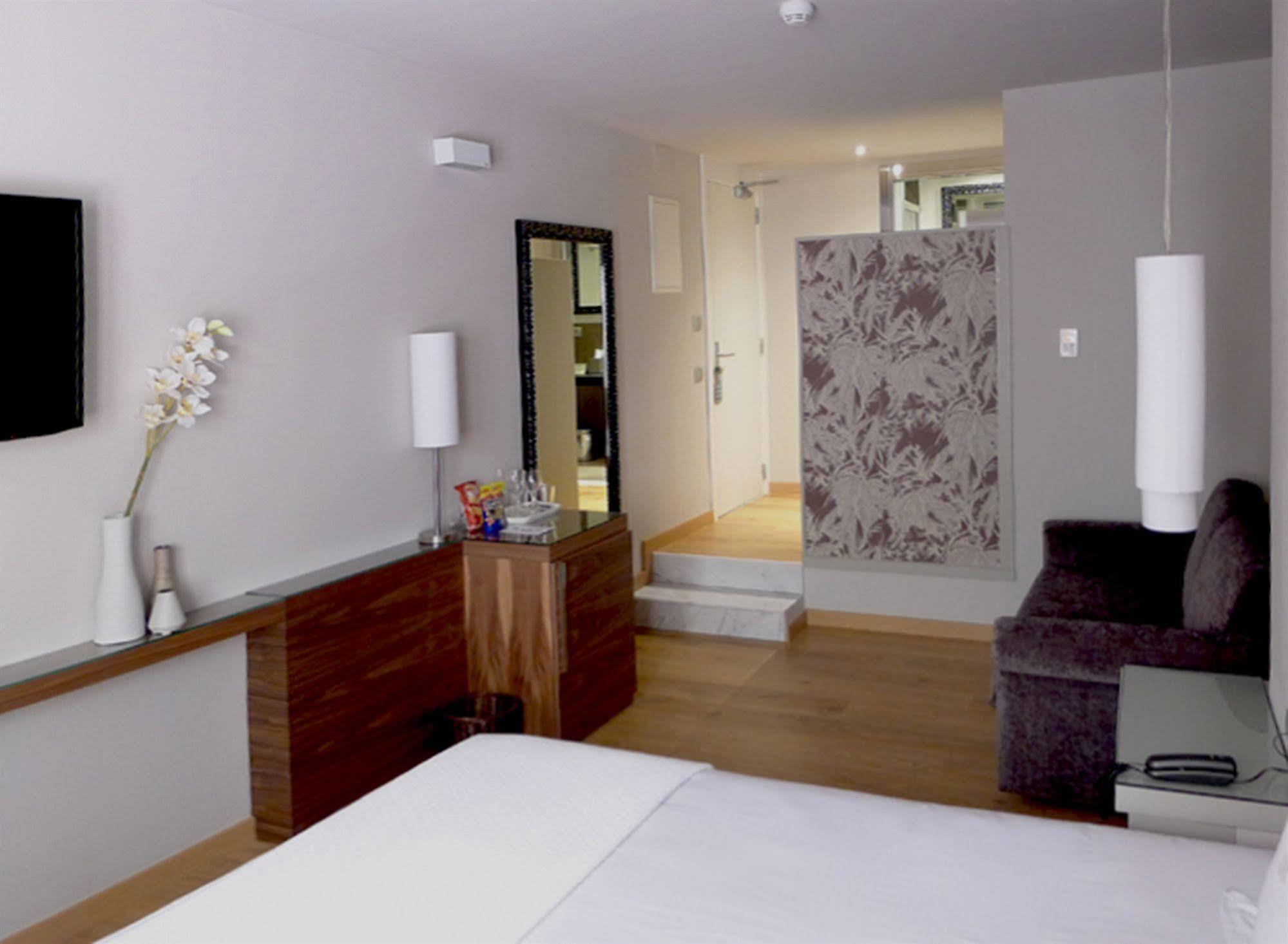 Hotel Vasanta Powered By Sonder 3*