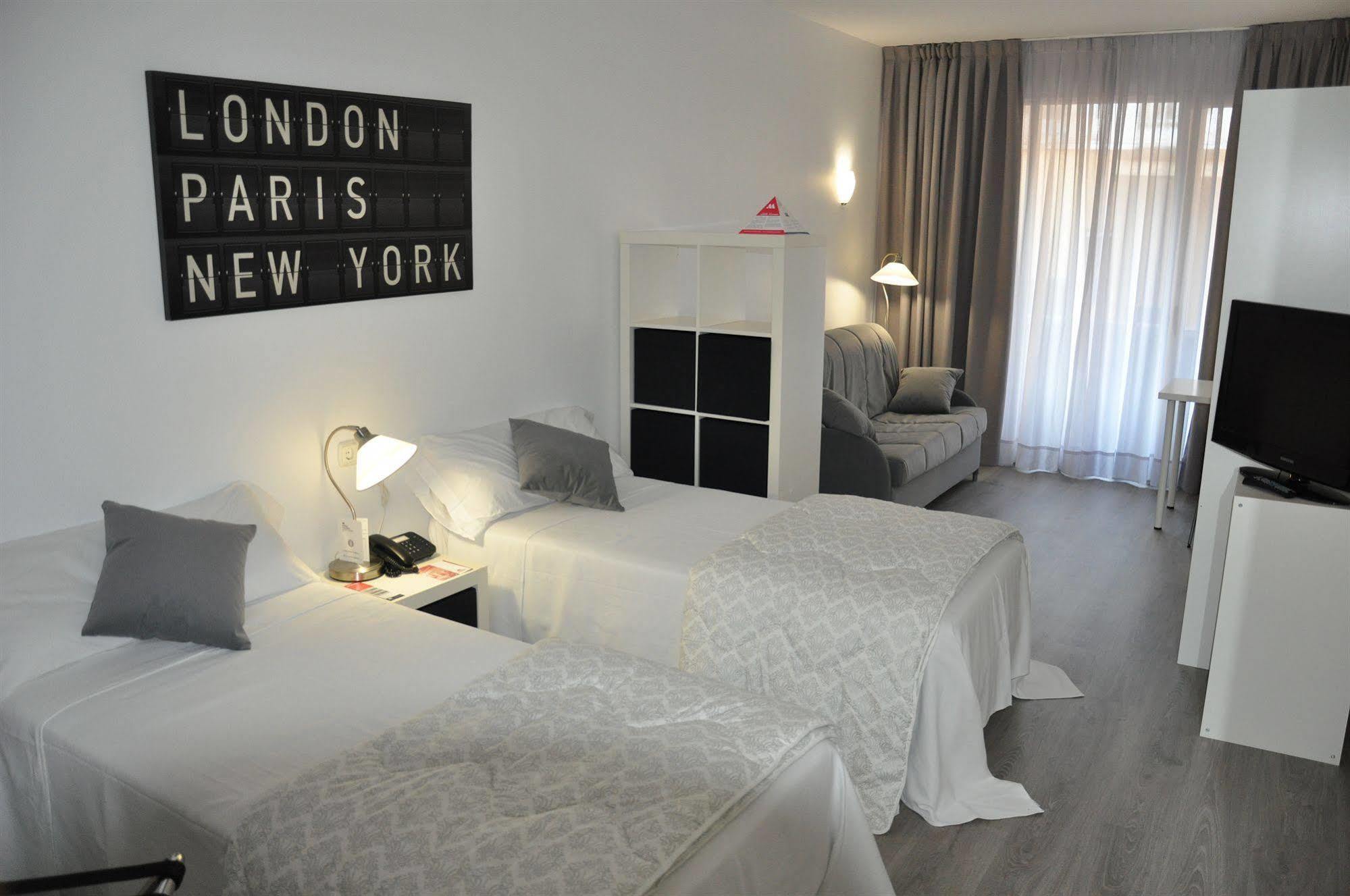Atenea Calabria 3* Barcelona