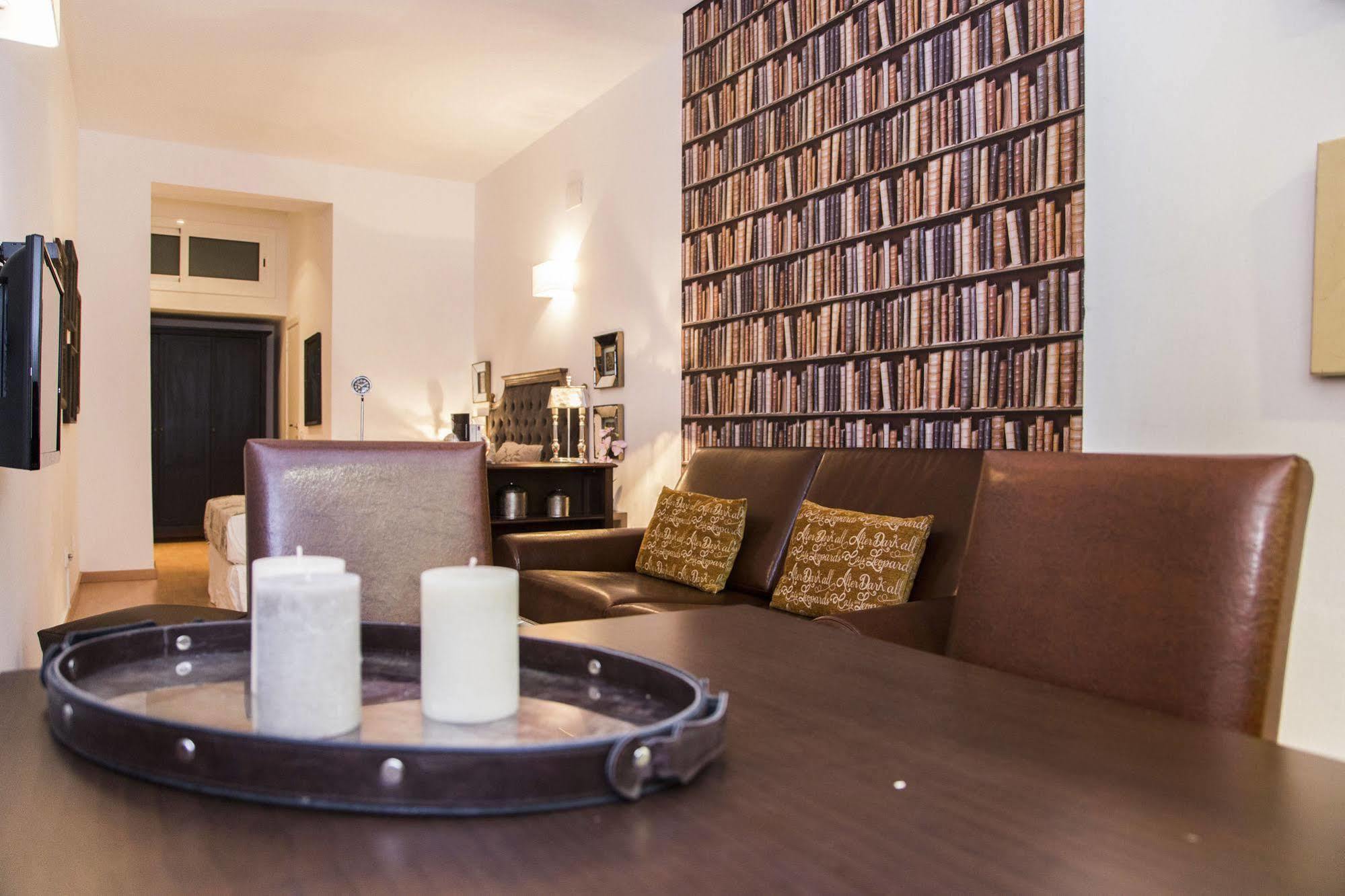 Alcam Books Apartment *