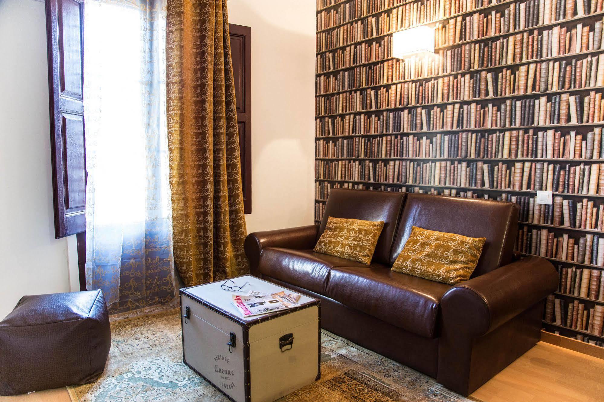 Alcam Books Apartment Barcelona