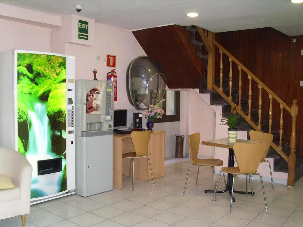 Pensión Coral 2*