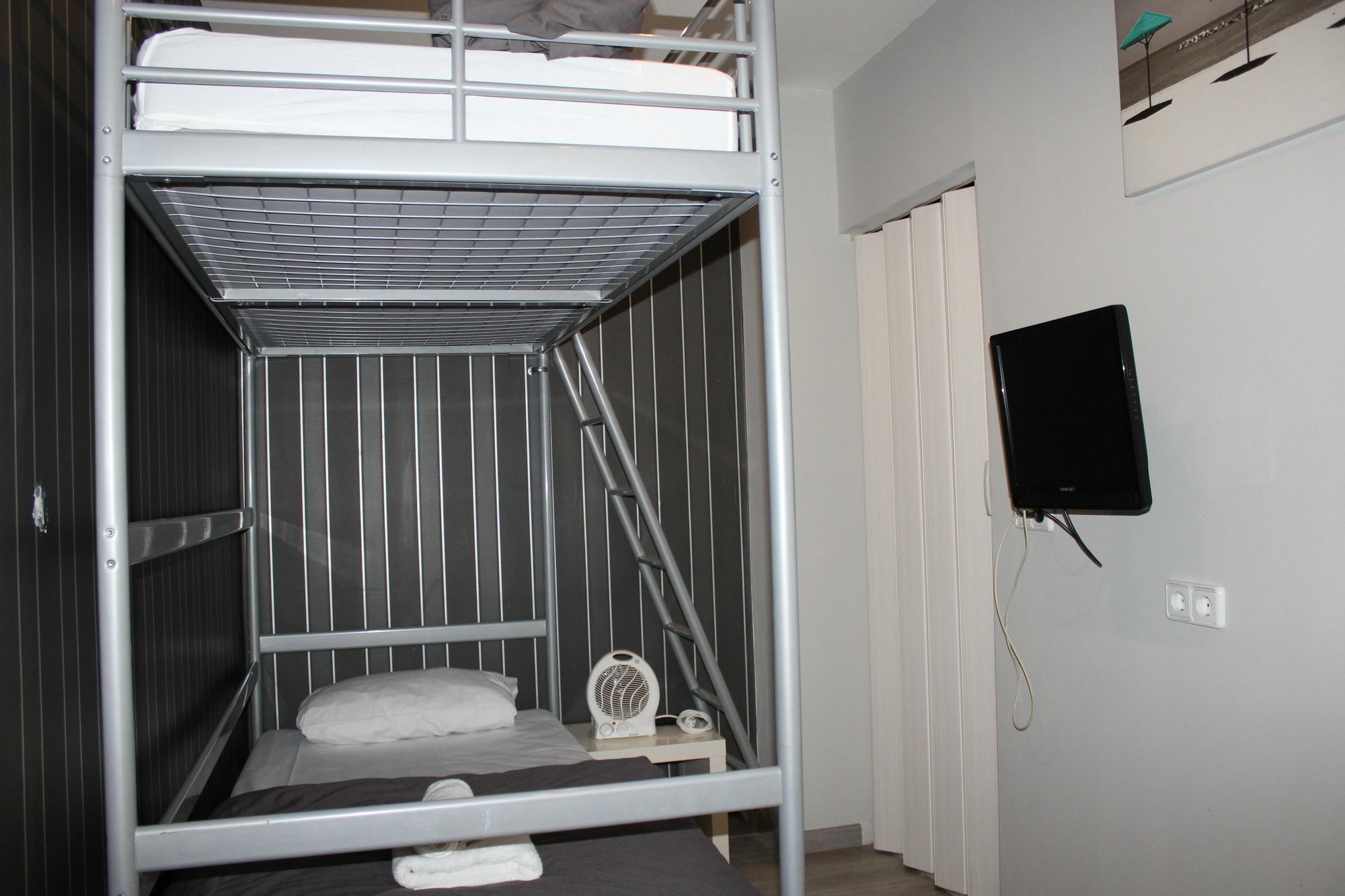 Bcn Condal Guest house 2*